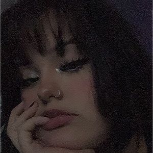 Meet your Posher, Casandra